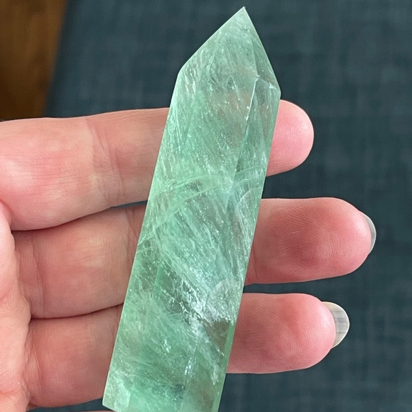 Beautiful natural green fluorite Gemstone point - Picture 2 of 3